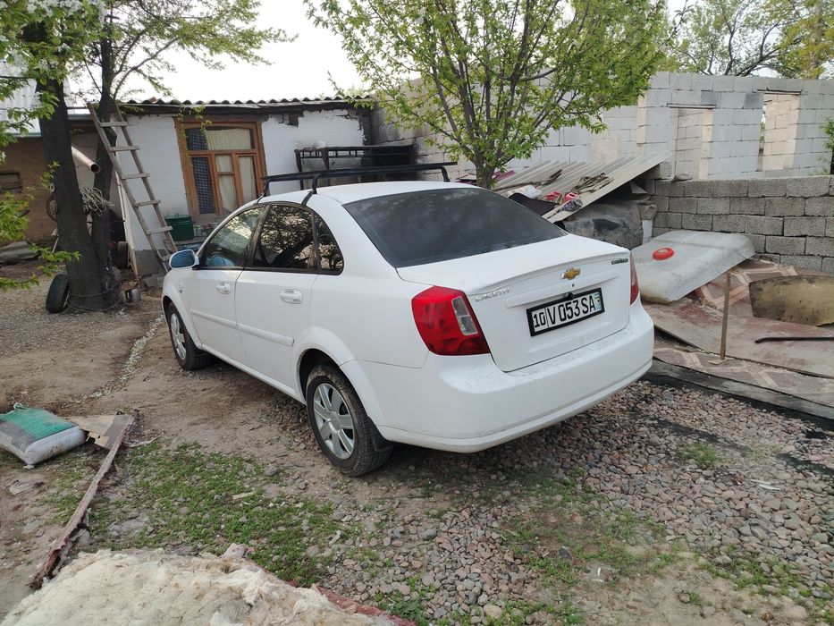 Ласетти  вариантга сотилади..