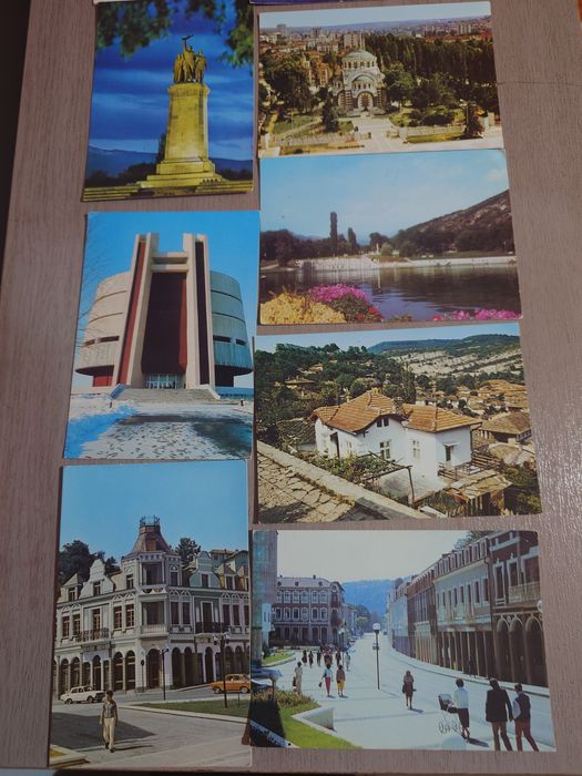 Пощенски и музейни картички, в перфектно състояние.