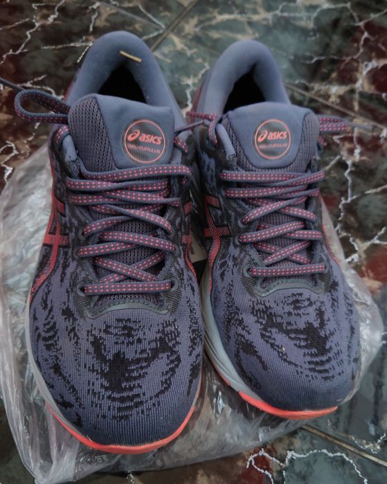 Дамски маратонки Asics с Goretex мембрана, размер 39,5