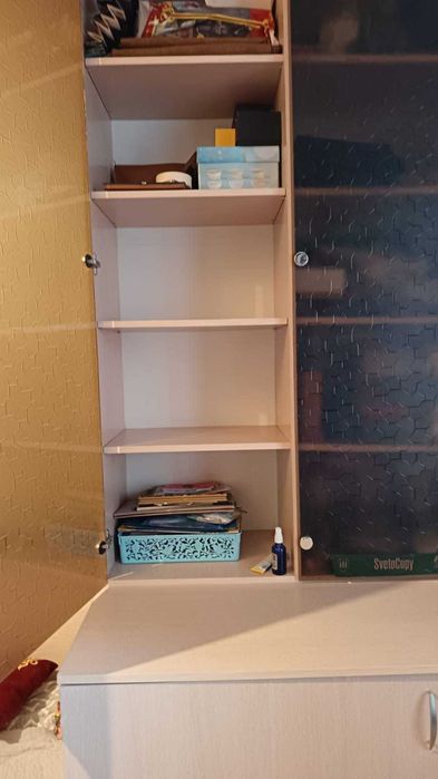 Книжный шкаф витрина