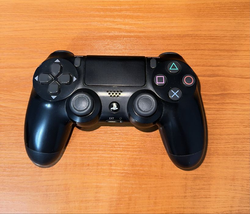 PS4 Slim 872GB+ 6 игри – отлично състояние