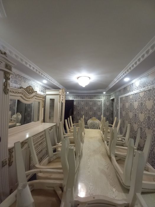 Продается 2х ком кв в Чирчике 4 мкн 1 этаж на против Бек кафе смебелью