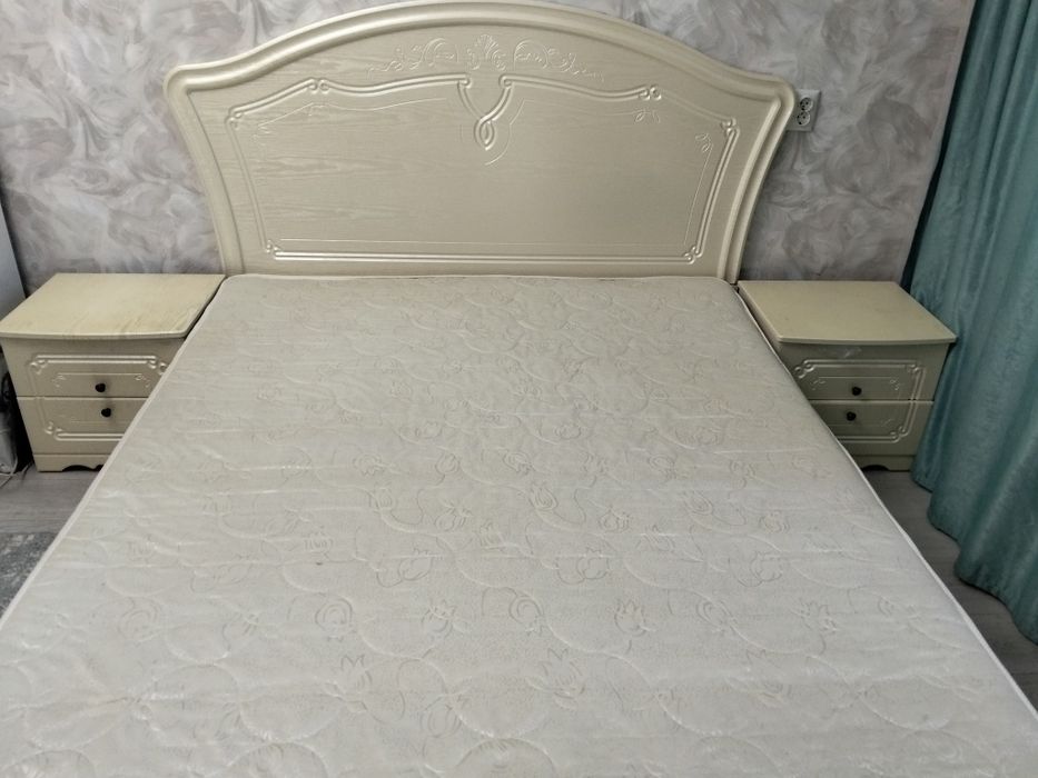 Кровать двуспальная