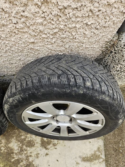 Гуми с джанти 16 цола оригинални Мерцедес