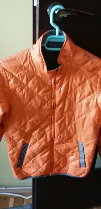 Geacă 2 în 1, Quechua, mărime 11-12 ani, preț 75 lei