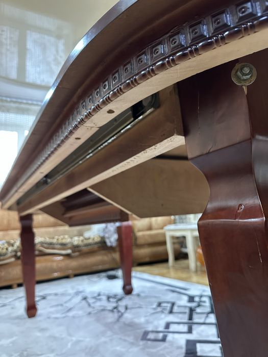 Стол в хорошем состоянии