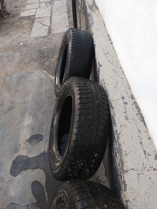 Шины зимние шиповки 235/65R17