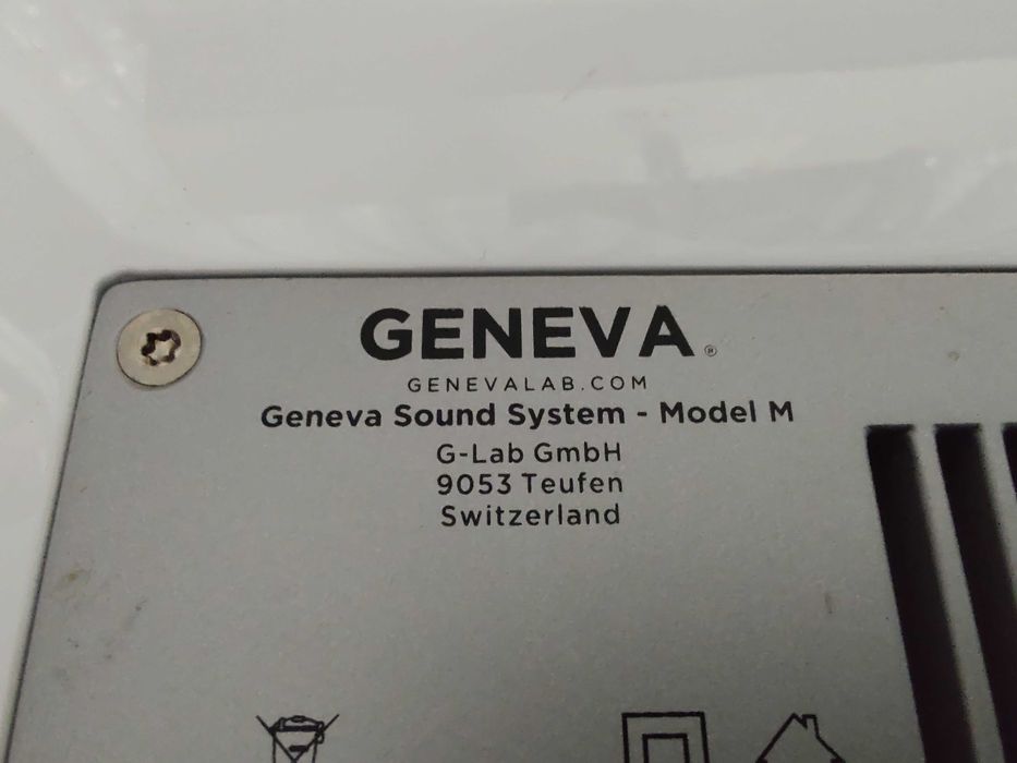 Sistem Audio Bluetooth Geneva Classic M FM Radio IPOD Line IN Remote