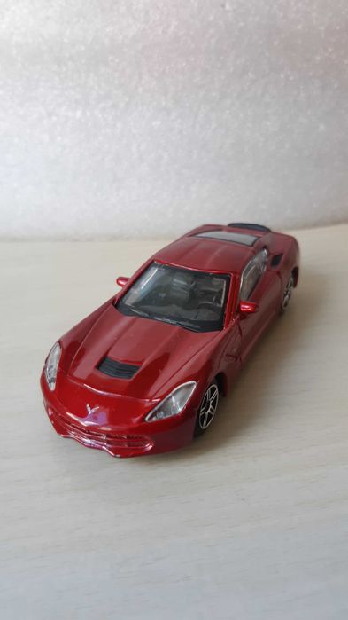 Vand machete Bburago, Corvette Stingray si Maserati GranTurismo