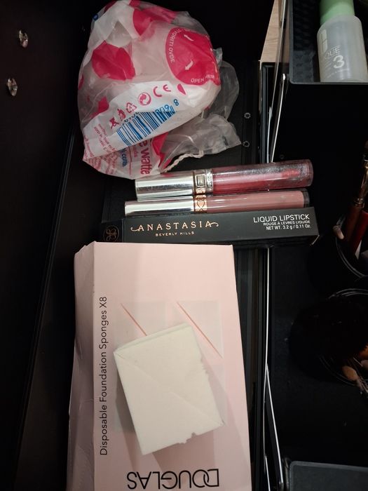 Куфар с гримове за 180 лв.