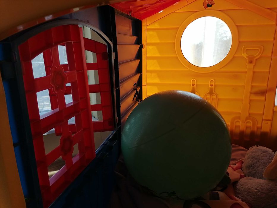 Детска пластмасова къщичка