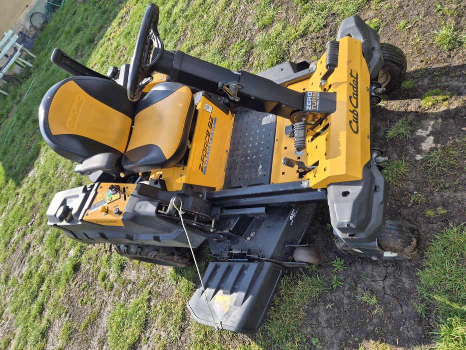 Tractor De Tuns Iarba Gazonul Profesional Cub Cadet Turn Zero