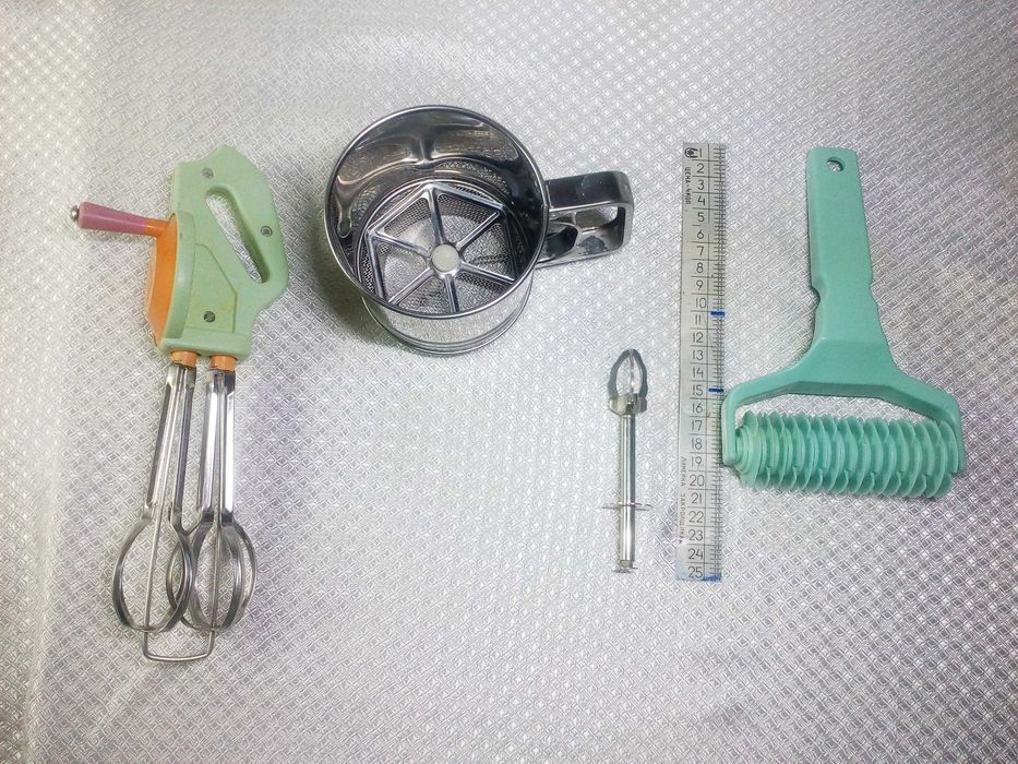 Формы для выпечки.Трубочки.Венчики.