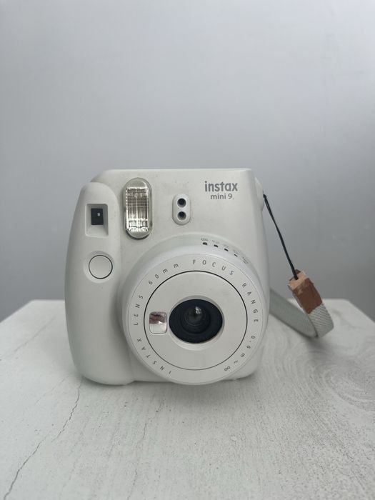 Продается Instax mini 9