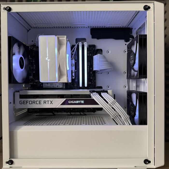 ЛИЗИНГ! Геймърски компютър Ryzen 5 5600 / RTX 3070 / 16GB RAM / 1TB