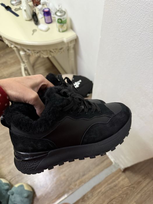 зимние кроссовки