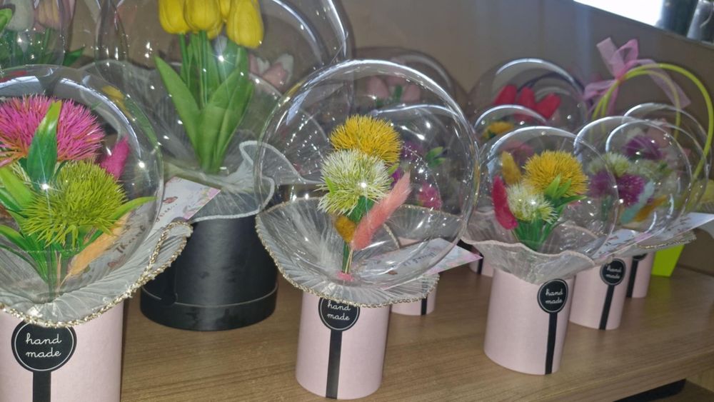 Цветя ръчно изработени с прозрачен балон home made