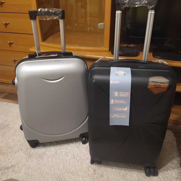 Чемодан маленький новый