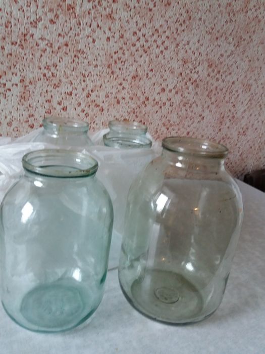 Срочно продам банки ( стекло)