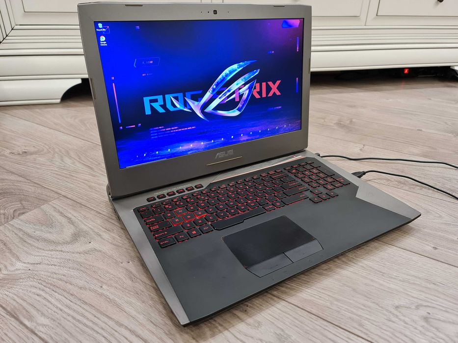 laptop gaming Asus Rog ,intel core i7,video 8 dedicat, ram 16 gb, 17,3