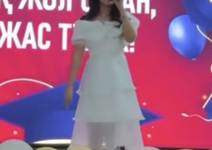 Продам все платья