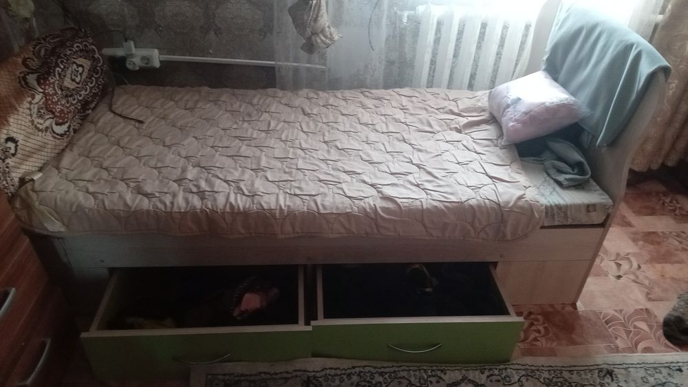 Продам кровать подросковую