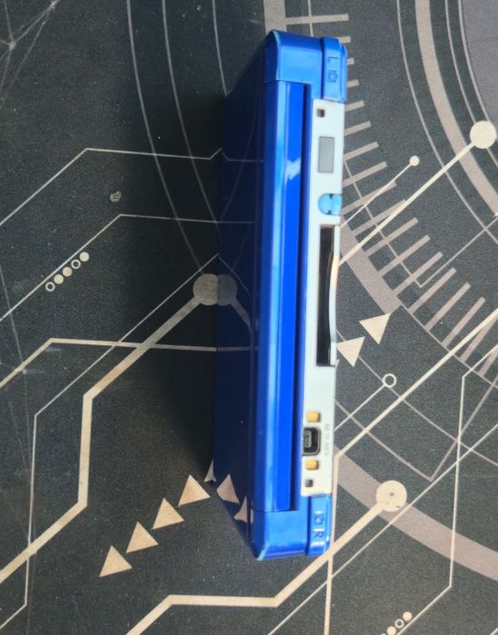 Nintendo 3DS – Modat, stare foarte bună, card 32GB inclus
