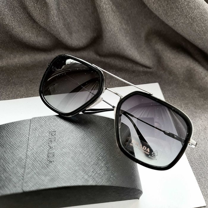 Солнцезащитные очки PR