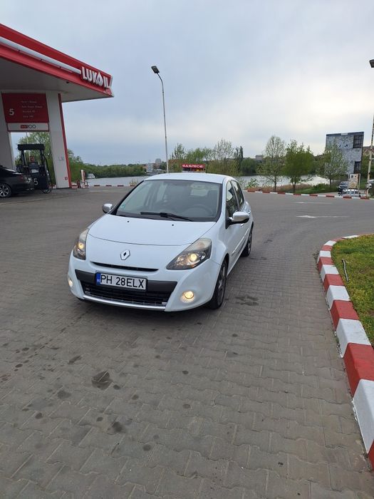 Vând renault clio urgent