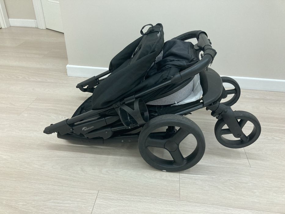 Продам детскую коляску Teknum