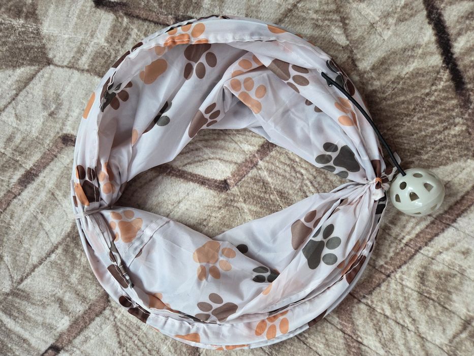 Котешки легла + играчки подарък