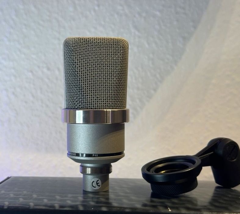 Студийный микрофон Neumann TLM 102