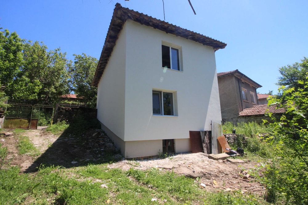 Продава се Къща в с. Янтра, Област Велико Търново - 120 кв.м за 338 €/кв.м - Снимка #3