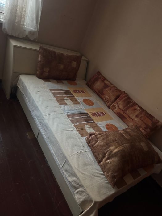 Спалня приста и шкафове