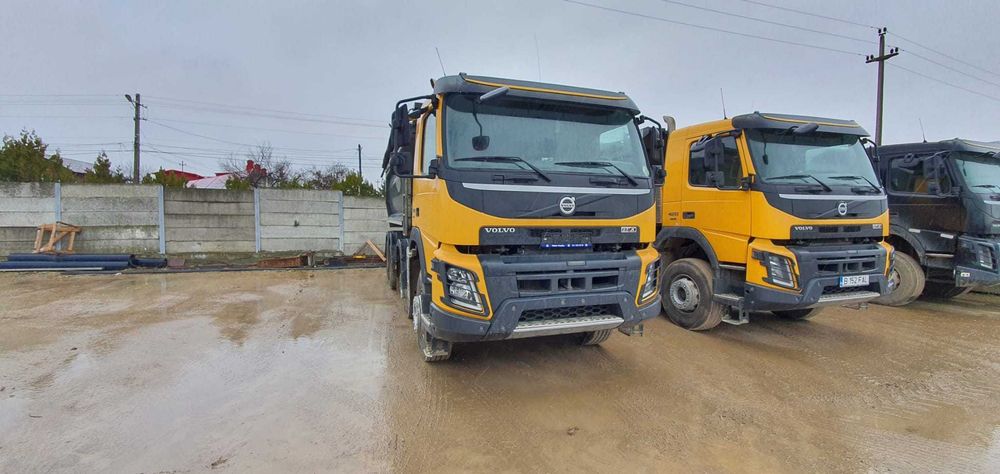 Vand Volvo 8x4 bascula