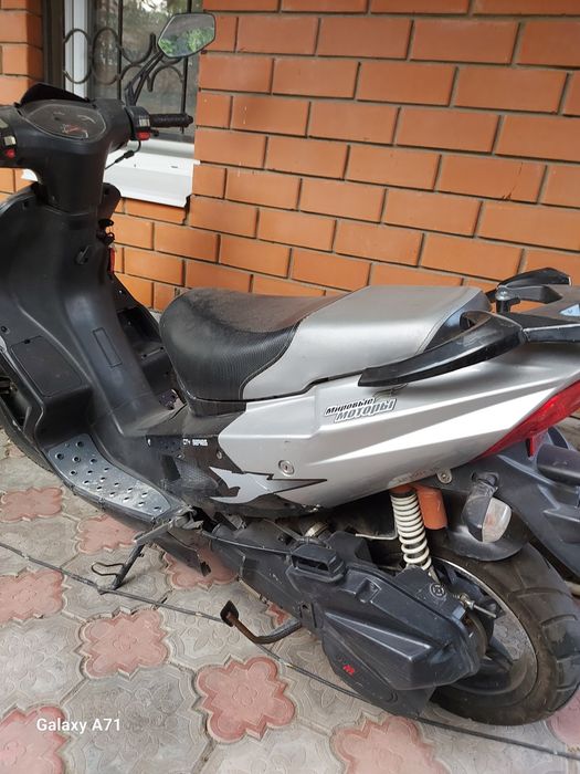 Продам скутер 150 кубовый