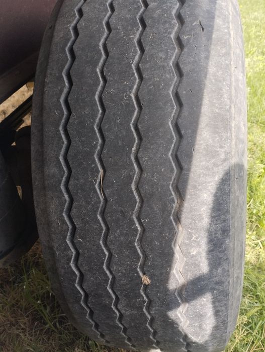 Продам резину 22,5 - 385/65 "Бочка"