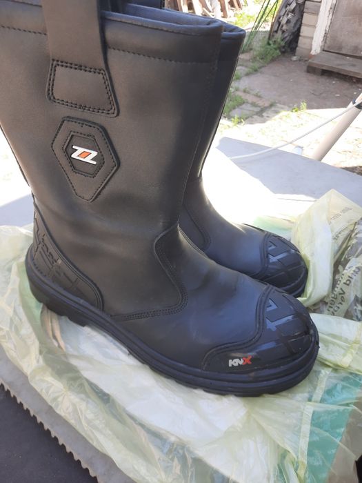Рабочие сапоги 44 размер новые