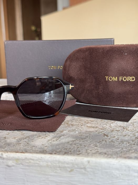 Мъжки слънчеви очила Tom Ford FT1301 52A
