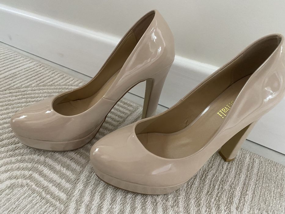 Отдам бесплатно туфли