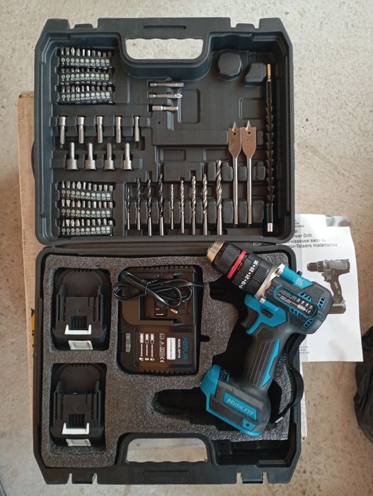 Винтоверт с 2 батерии и зарядно в комплекта