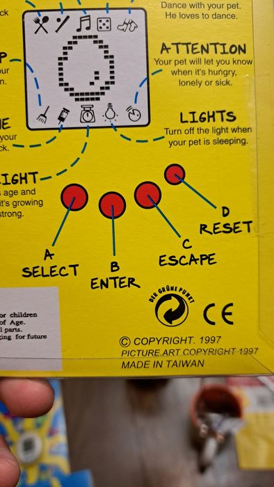 Продавам оригинални ретро  тамагочита