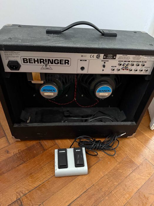 Behringer GX 210 boxa chitara, Ultratwin