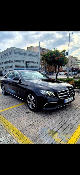 Продавам личният си автомобил,мерцедес Е220,АМG
