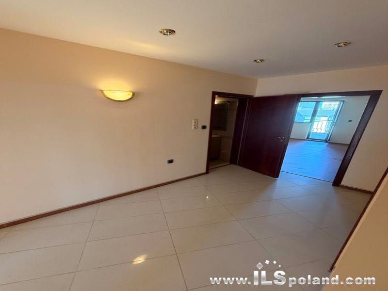Продава се Многостаен апартамент в Варна, Окръжна болница - 195 кв.м за 1944 €/кв.м - Снимка #12