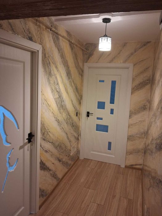 Vând apartament în Craiovița Nouă