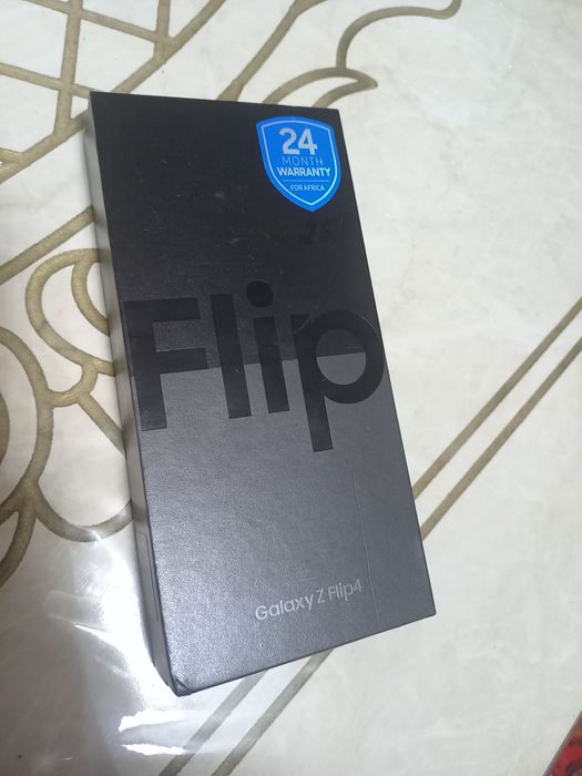 Samsung Galaxy Z Flip 4