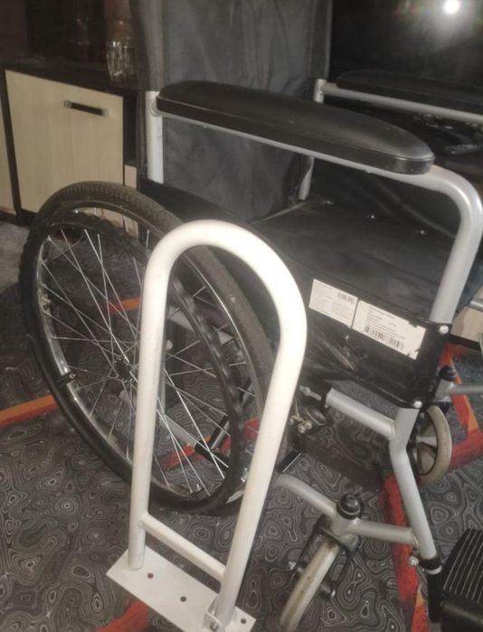 инвалидная коляска