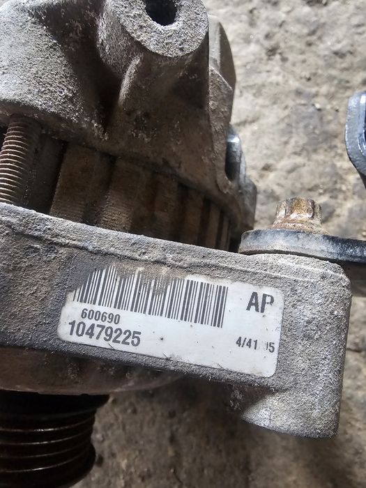 Alternator Opel Vectra B / Tigra / Astra G 1.4 1.6 benzina 10479225