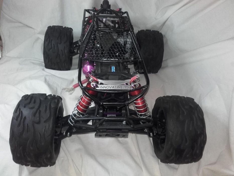 Savage XL 5.9 Nitro 4x4 rc car monster 1/8 made in USA Ролер   и части